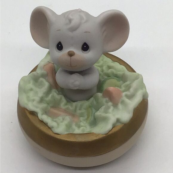 Precious Moments Mouse “Lettuce Pray” - Picture 1 of 3